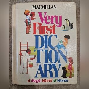 Macmillan Very First Dictionary